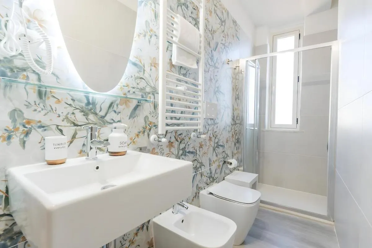 10 Min From Termini Sisters Cozy Rome Apartment