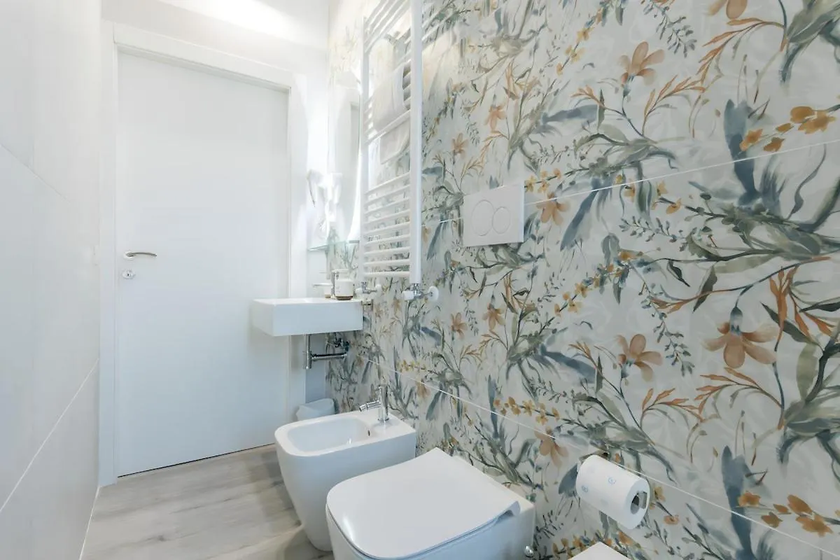 10 Min From Termini Sisters Cozy Rome Apartment